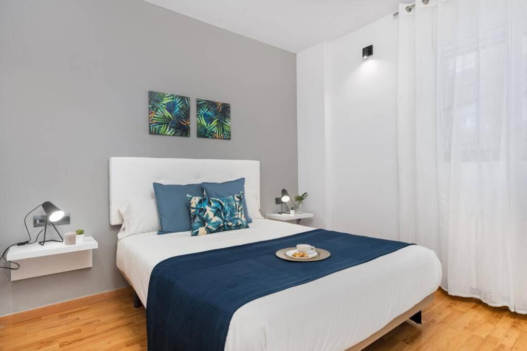 Lodging Apartments Villa De Gracia 2 Bedroom Cozy Apartment Барселона Экстерьер фото